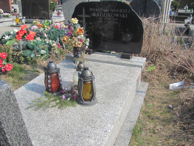 Grób Hieronim Andrzej  Radzikowski